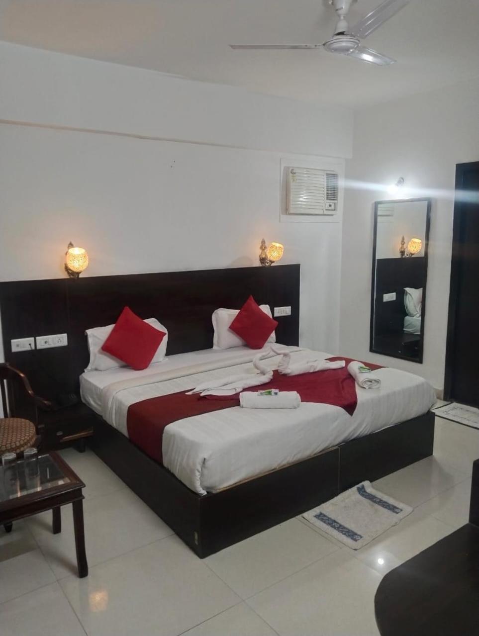 The Orchid Villa Homestay - Walkable Distance From Taj Mahal Agra (Uttar Pradesh) Exterior foto